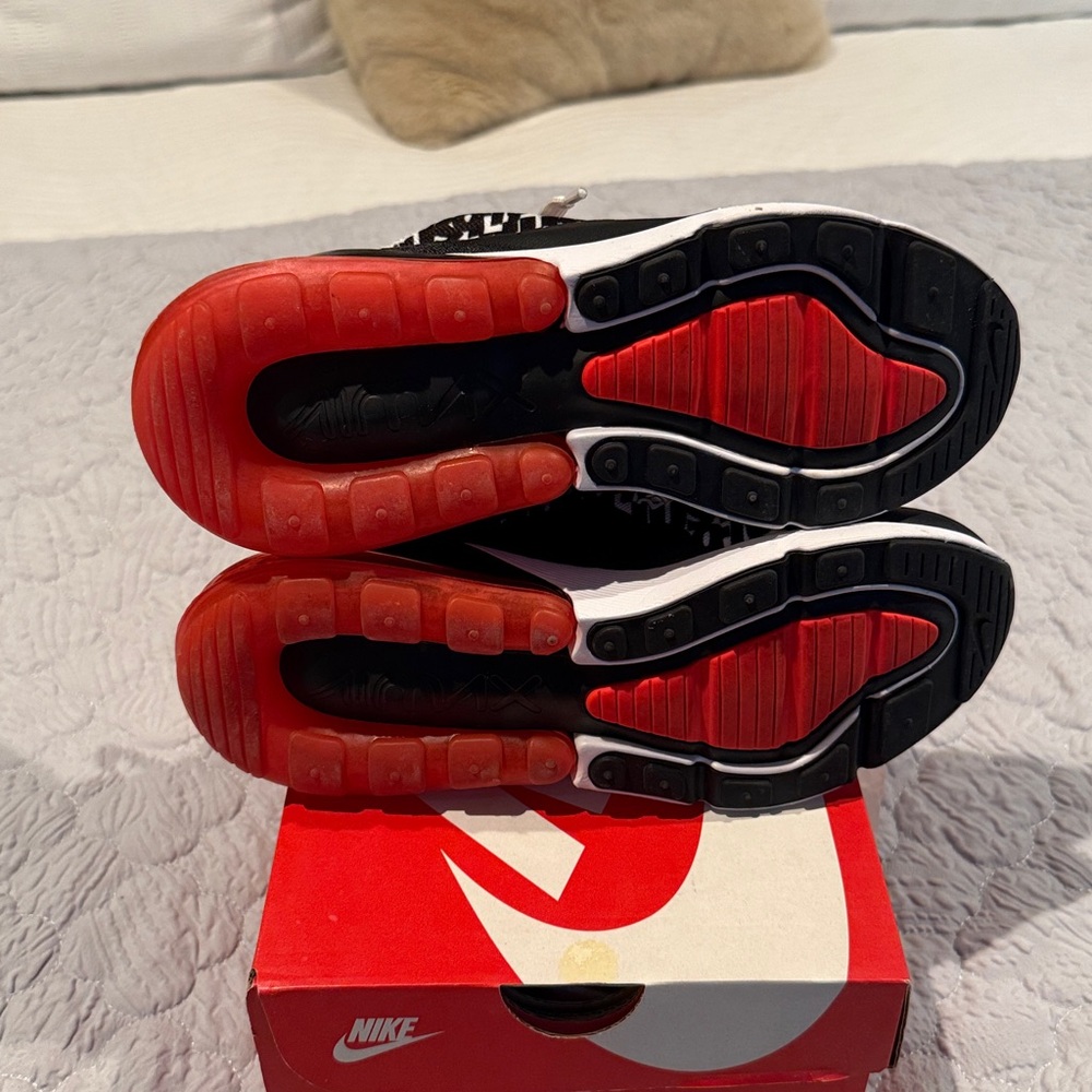 Nike Air Max 270 Just Do It Print 4.5y AR0021 001 Black white Crimson - Picture 5 of 8